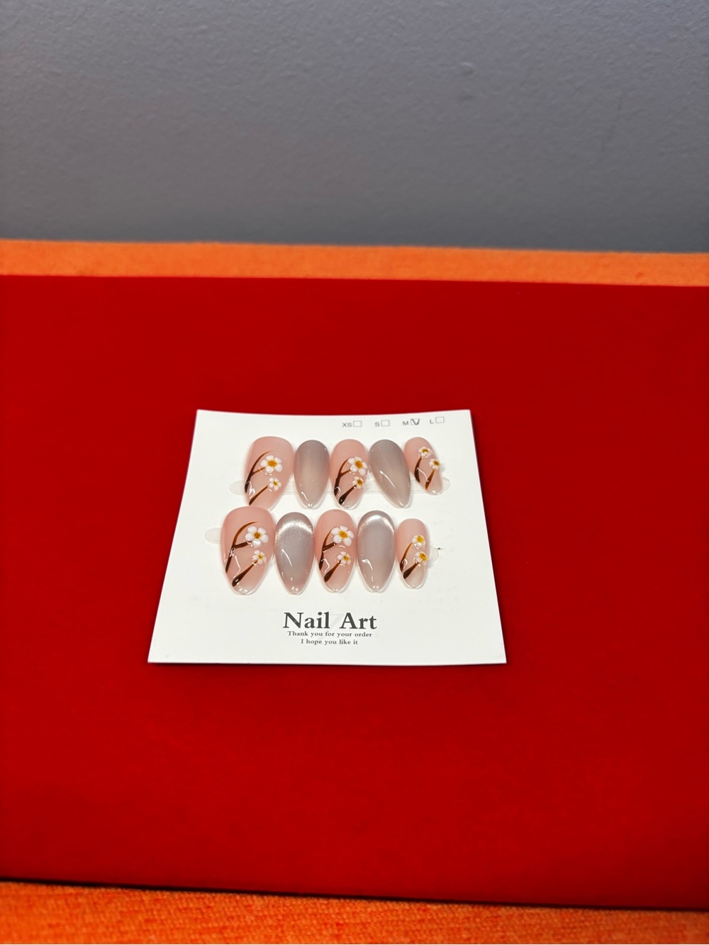 Press-On Floral Nude Pink Almond Nails - Nail Art Set